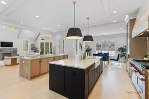 3890 Greenacre Dr, Northbrook, IL 60062 - Photo 12