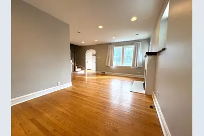 9210 S Trumbull Avenue, Evergreen Park, IL 60805 - Photo 6