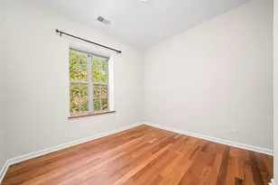 3551 W Belle Plaine Ave, Chicago, IL 60618 - Photo 14