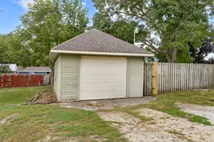 537 Hartford Ave, Aurora, IL 60506 - Photo 24