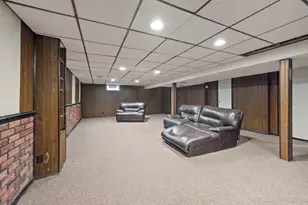 1417 S Busse Rd, Mount Prospect, IL 60056 - Photo 14