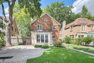 1096 S Wildwood Ave, Kankakee, IL 60901 - Photo 1