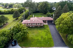 6N654 Harvey Rd, Medinah, IL 60157 - Photo 1