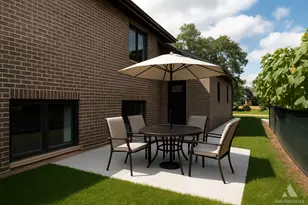 7951 W 73 Pl, Bridgeview, IL 60455 - Photo 4