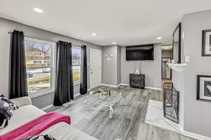 318 Marquette St, Park Forest, IL 60466 - Photo 8