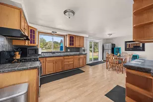 215 Tollview Ct, Gilberts, IL 60136 - Photo 8