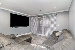 9148 Clairmont Ct, Orland Park, IL 60462 - Photo 4