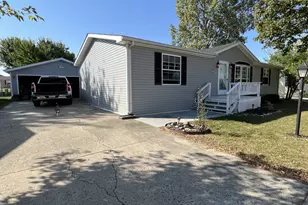 5447 Autumnash Ln, Machesney Park, IL 61115 - Photo 4