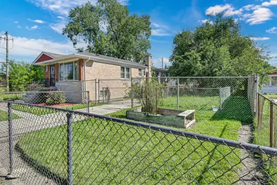 9521 S La Salle Street, Chicago, IL 60628 - Photo 4