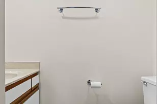 1725 Pickwick Ln, Glenview, IL 60026 - Photo 6