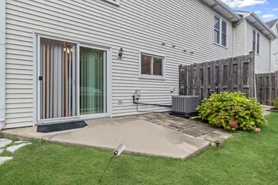 1725 Pickwick Lane, Glenview, IL 60026 - Photo 10