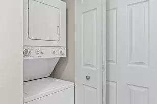 1725 Pickwick Ln, Glenview, IL 60026 - Photo 14