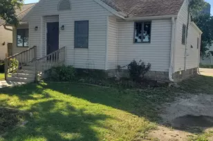 105 Seiler St, Martinton, IL 60951 - Photo 2