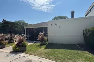 1415 E Central Rd, Arlington Heights, IL 60005 - Photo 16