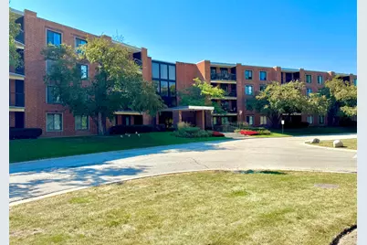 1415 E Central Road #301A, Arlington Heights, IL 60005 - Photo 2