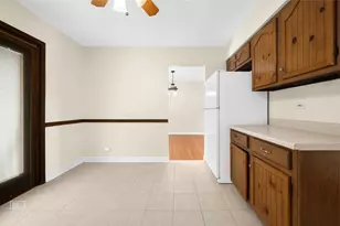 1033 S Warwick Circle S, Hoffman Estates, IL 60169 - Photo 4