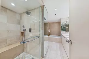 100 E Huron St, Chicago, IL 60611 - Photo 22