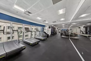 100 E Huron St, Chicago, IL 60611 - Photo 36