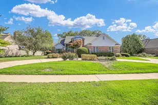 1806 Bentbrook Dr, Champaign, IL 61822 - Photo 2