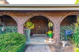 5 Lagoon Dr, Hawthorn Woods, IL 60047 - Photo 4