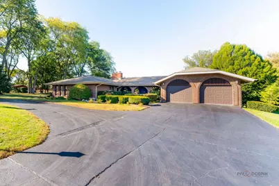 5 Lagoon Drive, Hawthorn Woods, IL 60047 - Photo 2