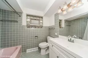 7045 W Madison St, Niles, IL 60714 - Photo 18