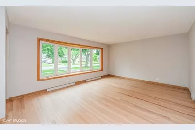 7045 W Madison Street, Niles, IL 60714 - Photo 4