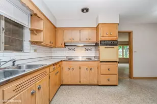 7045 W Madison St, Niles, IL 60714 - Photo 10