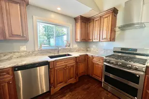 30W165 Estes St, Naperville, IL 60563 - Photo 6