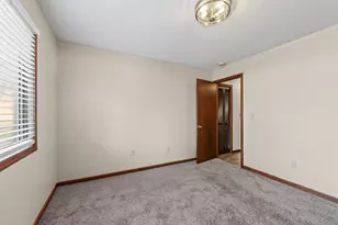 1304 Christopher Cir, Urbana, IL 61802 - Photo 10