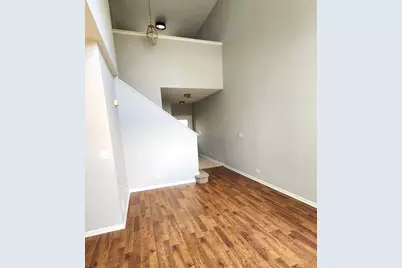 349 W Pointe Drive, Vernon Hills, IL 60061 - Photo 4