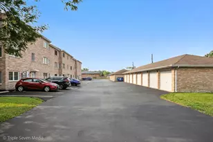 7900 Nagle Ave, Burbank, IL 60459 - Photo 2