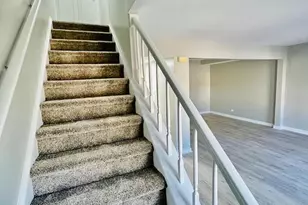 2021 Farnham Ct, Schaumburg, IL 60194 - Photo 14