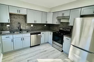 2021 Farnham Ct, Schaumburg, IL 60194 - Photo 6