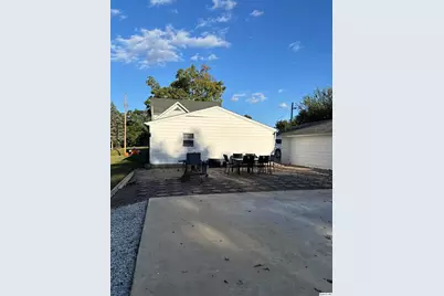 212 S First, Carthage, IL 62321 - Photo 16