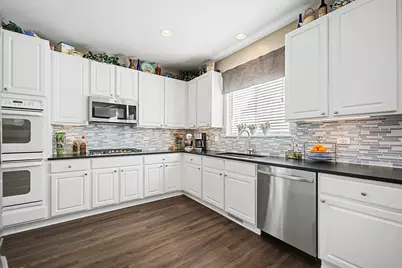 10429 Fleetwood Street, Huntley, IL 60142 - Photo 12