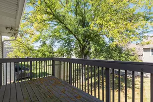 938 Hidden Lake Dr, Buffalo Grove, IL 60089 - Photo 14
