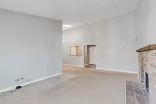 938 Hidden Lake Dr, Buffalo Grove, IL 60089 - Photo 4