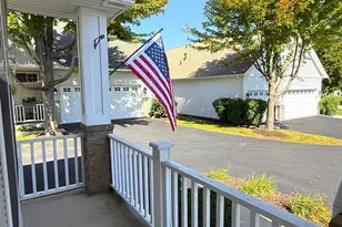 1604 Augusta Ln, Shorewood, IL 60404 - Photo 2