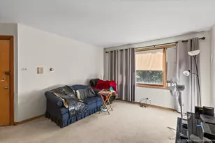 3176 W Meadow Ln Dr, Merrionette Park, IL 60803 - Photo 4