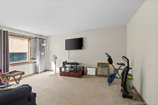 3176 W Meadow Ln Dr, Merrionette Park, IL 60803 - Photo 2