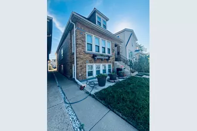 5749 W 64th Place, Chicago, IL 60638 - Photo 2