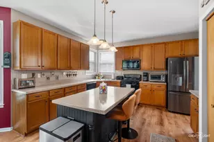 4522 Gardiner Ave, Yorkville, IL 60560 - Photo 2