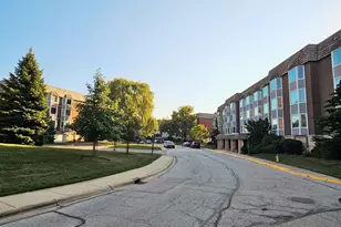 200 Thames Pkwy, Park Ridge, IL 60068 - Photo 4