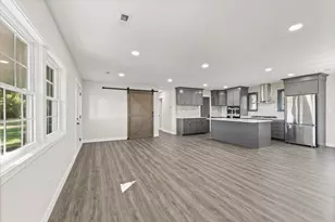 402 Beeson Dr, Urbana, IL 61802 - Photo 8