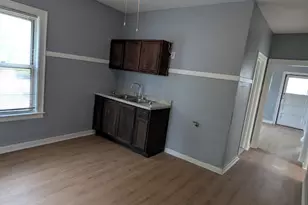 8601 S Kingston Ave, Chicago, IL 60617 - Photo 32