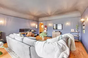 7453 N Hoyne Ave, Chicago, IL 60645 - Photo 4