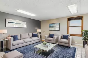 353 E Butterfield Rd, Elmhurst, IL 60126 - Photo 16