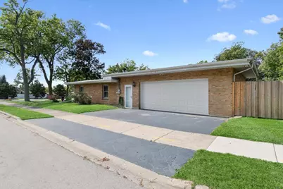 353 E Butterfield Road, Elmhurst, IL 60126 - Photo 22