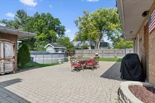 353 E Butterfield Rd, Elmhurst, IL 60126 - Photo 20